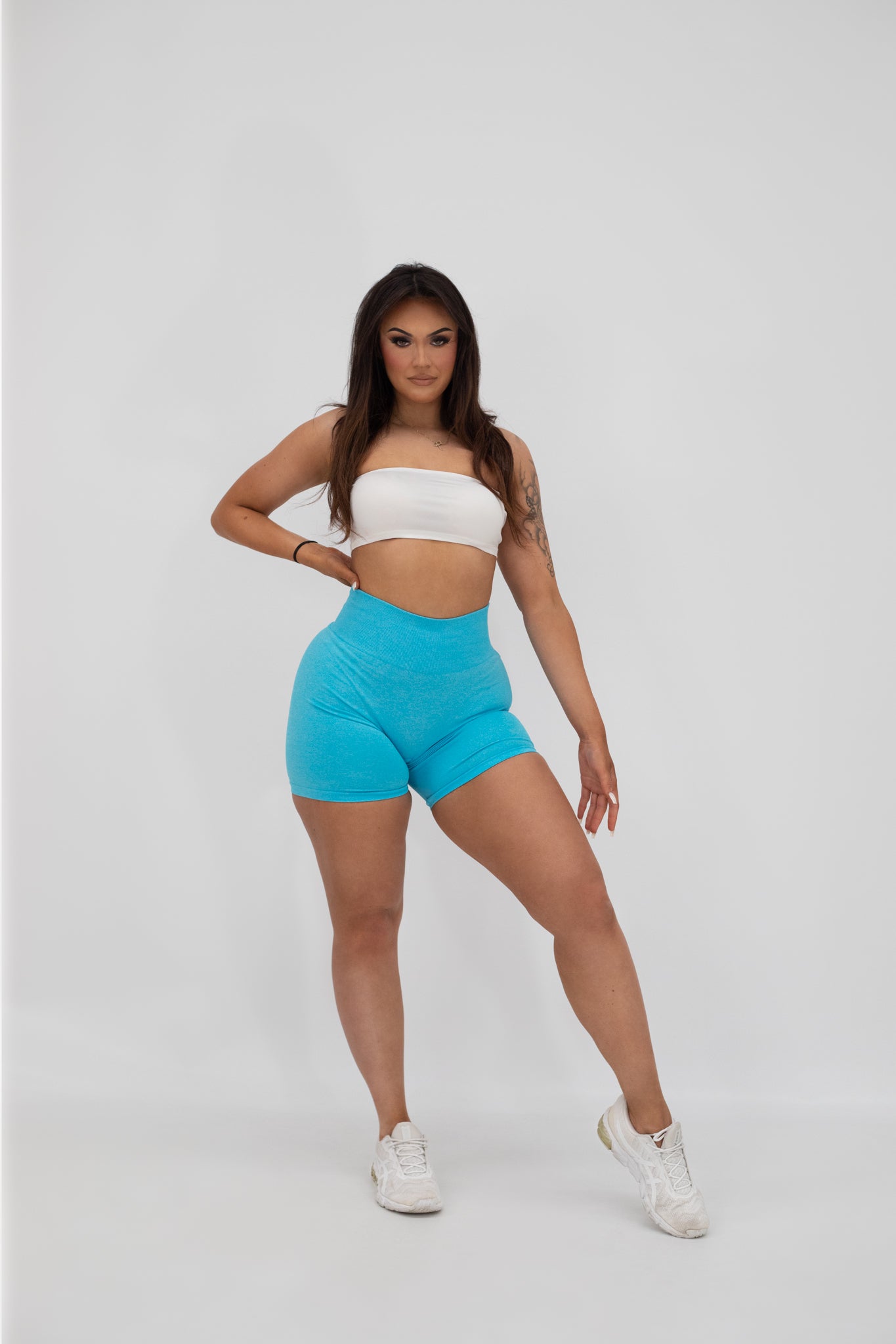 SIGNATURE SCRUNCH SHORTS -  GLACIER BLUE