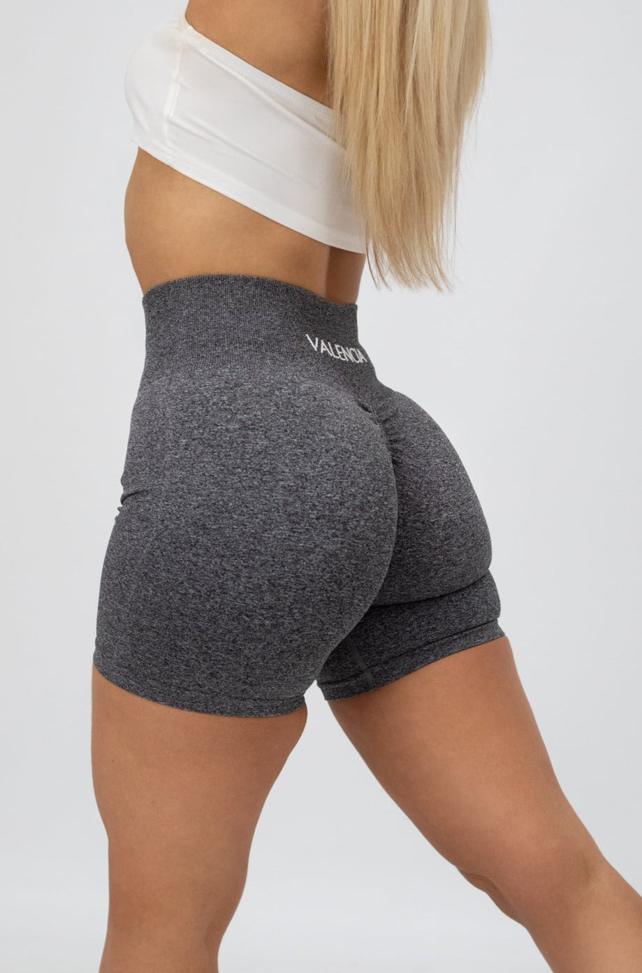 SIGNATURE SCRUNCH SHORTS - STORM GREY